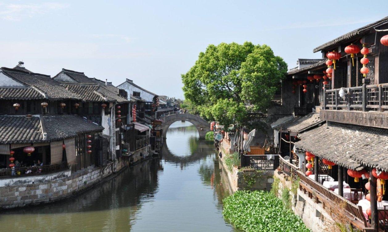 女帝来拜师叶空是什么小说